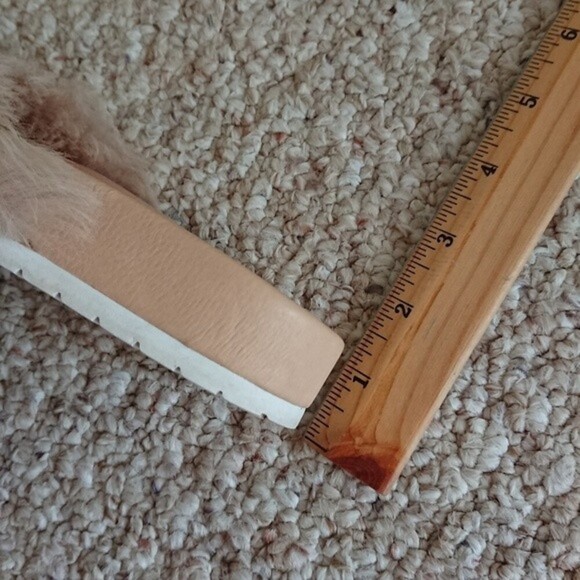 Vince sheep fur Garrison beige leather slide sandals size 38 - Picture 10 of 11